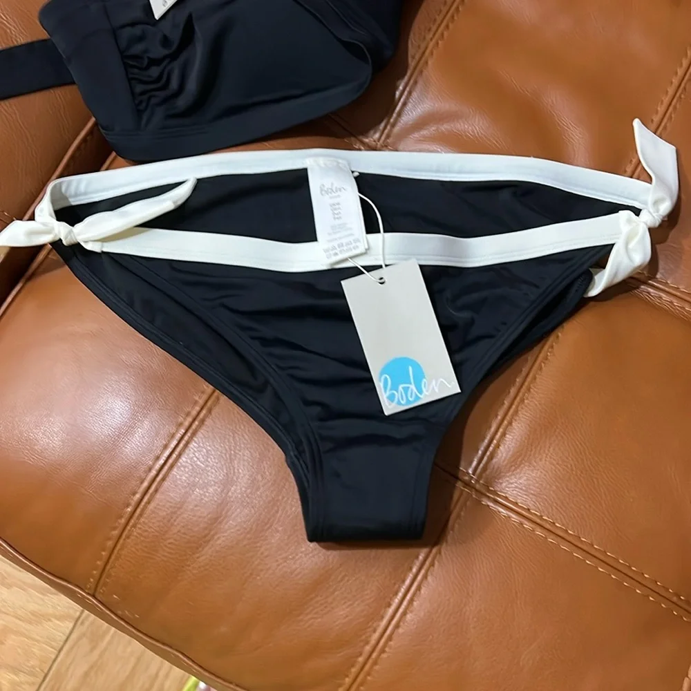 Boden bikini swim bottom.Sz 12 . Black & white. D23